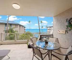 Photo 2 - Kona Reef F2 Charming Oceanfront Condo for 4!
