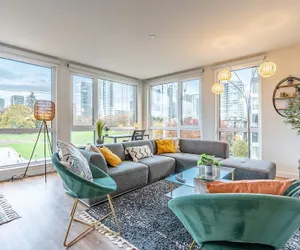 Photo 2 - Sophari's Apartments in Bellevue