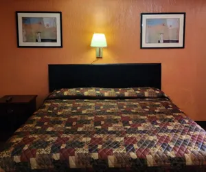 Photo 4 - Paul's Motel