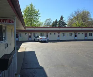 Photo 2 - Paul's Motel