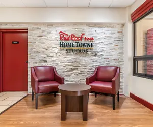Photo 5 - HomeTowne Studios by Red Roof Montgomery - Midtown