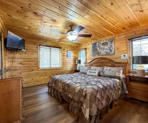 Photo 5 - Smoky Mountain High 8 Bedroom Chalet by RedAwning
