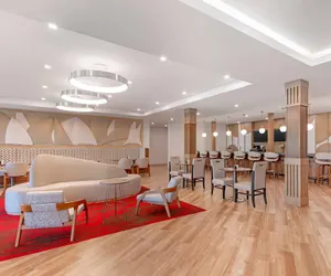 Photo 4 - Cambria Hotel & Suites Plymouth