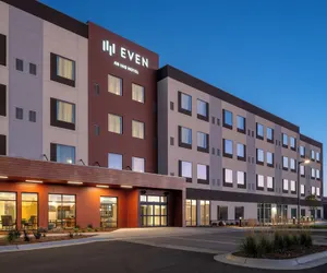 Photo 2 - EVEN Bozeman Yellowstone Intl Arpt by IHG