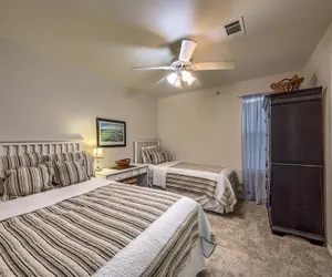 Photo 3 - Ww H202 Mather Street Retreat 2 Bedroom Condo