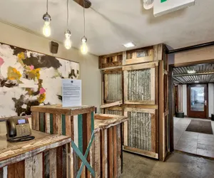 Photo 3 - Inn At South Lake Tahoe