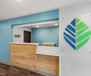 Photo 2 - Woodspring Suites Newington - Hartford South