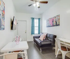 Photo 4 - Comfy 1 B/R, Near Ocean Dr and Beach - South Beach