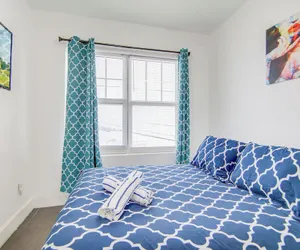 Photo 2 - Comfy 1 B/R, Near Ocean Dr and Beach - South Beach