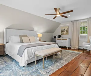 Photo 4 - The Aurora Inn & Cottages