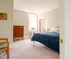 Photo 2 - The Carew House Sleeps 10 Fenced 4BR Full Kitchen Steps2 YCP