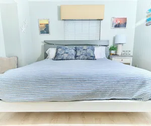 Photo 4 - 1br/1ba, A Minutes Walk From the Beach!