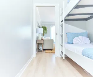 Photo 5 - 1br/1ba, A Minutes Walk From the Beach!