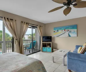 Photo 4 - 2 Minutes To The Beach & Dog Friendly - Sleeps 4
