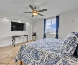 Photo 3 - Dolphin Point 502b