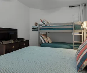 Photo 4 - 5 Minutes to Beach - Large Complex Pool