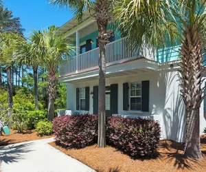 Photo 2 - Charming Patio Home - Community Pool & Hot Tub