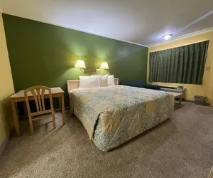 Photo 4 - Antler's Inn