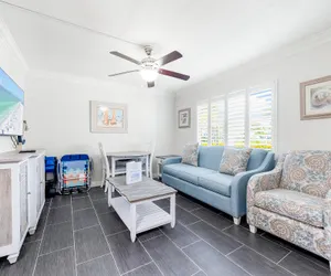 Photo 2 - Gulf Holiday - Unit 09 by Beachside Management