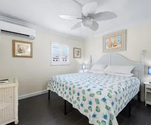 Photo 4 - Gulf Holiday - Unit 09 by Beachside Management