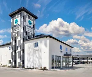 Photo 2 - Clarion Pointe