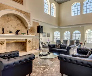 Photo 5 - Golden Globe - Luxury on the Canal With Pool spa