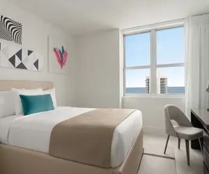 Photo 2 - Hyde Beach House by Zelloo