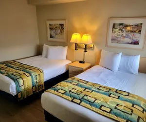 Photo 3 - Water's Edge Ocean Resort