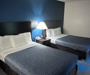Photo 4 - Budget Host Inn Manistique