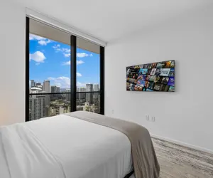 Photo 4 - Bayside Bliss Luxurious Miami Condo
