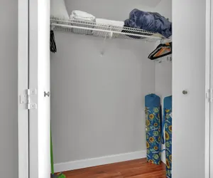Photo 5 - Spectacular Bay View 1bd 2baths in Grove