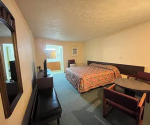 Photo 5 - Mountain Empire Motel