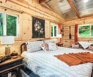 Photo 5 - Cozy Cove Cabin The Perfect Ozark Retreat!