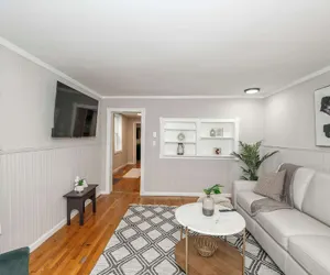 Photo 2 - The Covington Cottage Modern 2 BDR Charmer