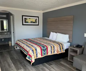 Photo 5 - LUXURY INN