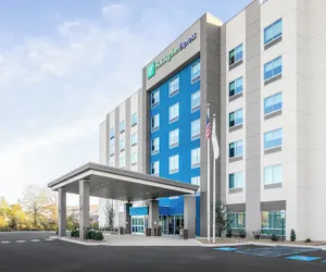 Photo 2 - Holiday Inn Express Chattanooga East, an IHG Hotel