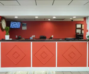 Photo 4 - Travel Inn Atlanta