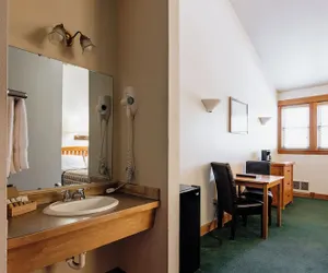 Photo 3 - Chico Hot Springs Resort & Day Spa
