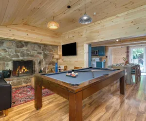 Photo 3 - The Rustic Cottage by Avantstay Hot Tub, Fire Pit, Pool Table 5mins to Town