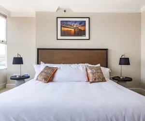 Photo 4 - TWO 800 Tower Cozysuites w sky Pool Lounge 7flr