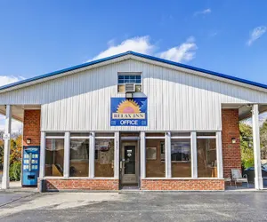 Photo 2 - Hotel O Relax Inn Lewisburg near I-64