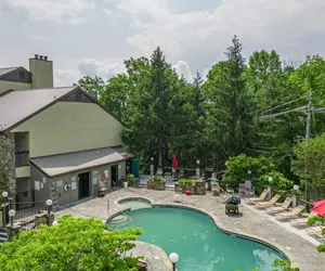 Photo 3 - 5 Star 3 bd 3ba Serenity Views w Pool Fireplace