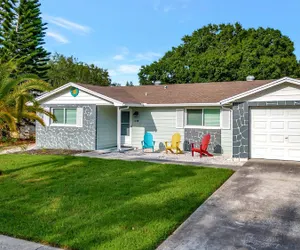 Photo 2 - The Tarpon Treasure - Family Home 5 Mins to Beach