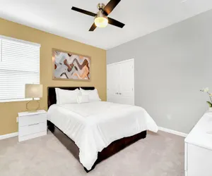 Photo 3 - Private vacation home with free parking!