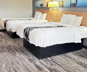 Photo 5 - Dreamland Inn and Suites