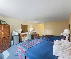 Photo 3 - Iron Ridge Inn Motel