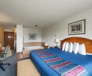 Photo 4 - Iron Ridge Inn Motel