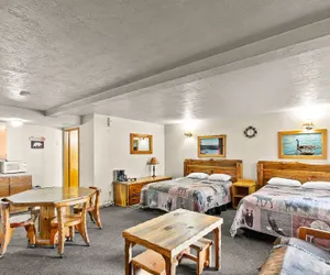 Photo 5 - Willamette Pass Inn