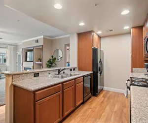 Photo 4 - Marketing in Reno With 2 Bedrooms and 2 Bathrooms