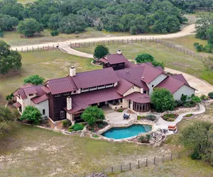Photo 2 - Rusted Roof Ranch - Pool-Bar-Fireplace